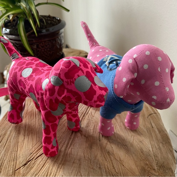 PINK Victoria's Secret Accessories - Victoria’s Secret PINK Dogs (2)